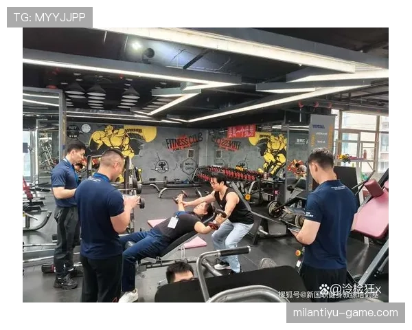 吴柳芳这训练强度，凌晨四点健身房打卡是认真的？